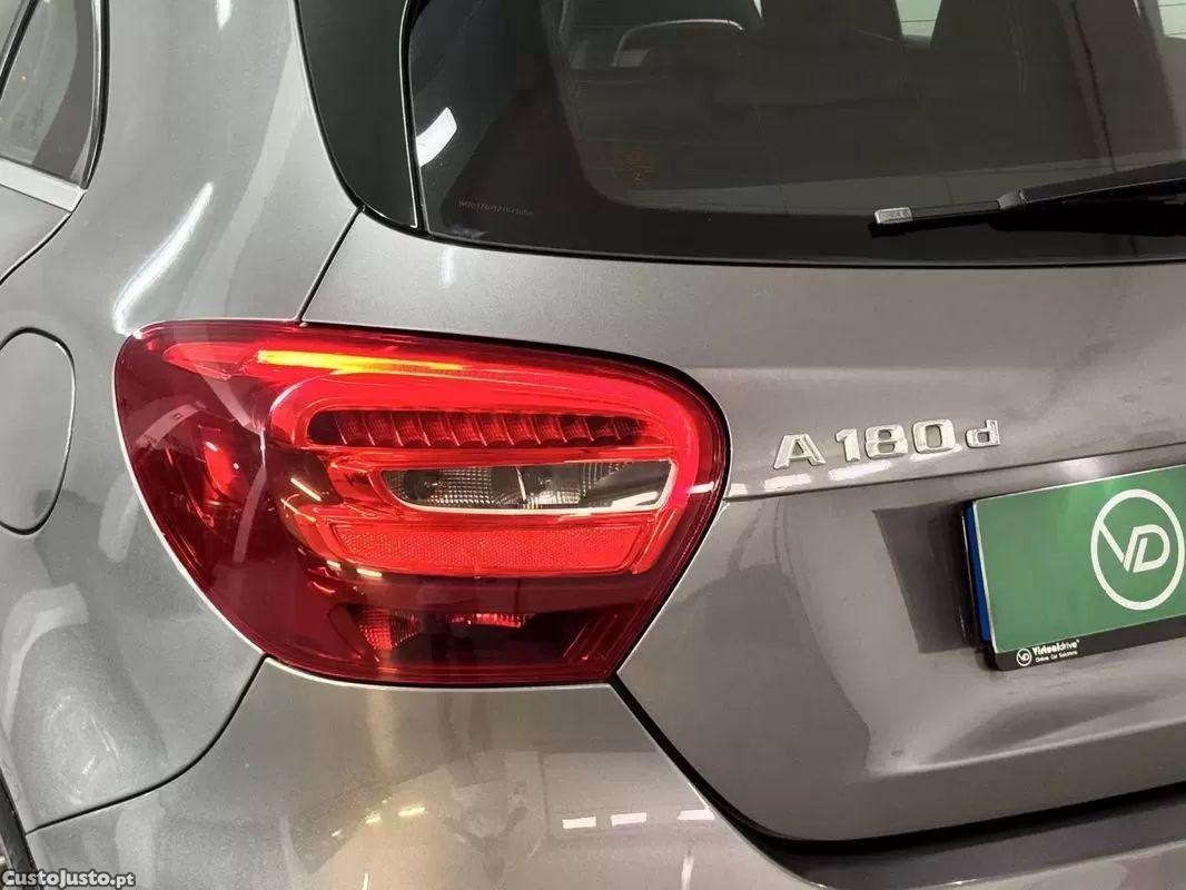 Mercedes-Benz A 180 D 7g-dct peak edition — fotografia 6