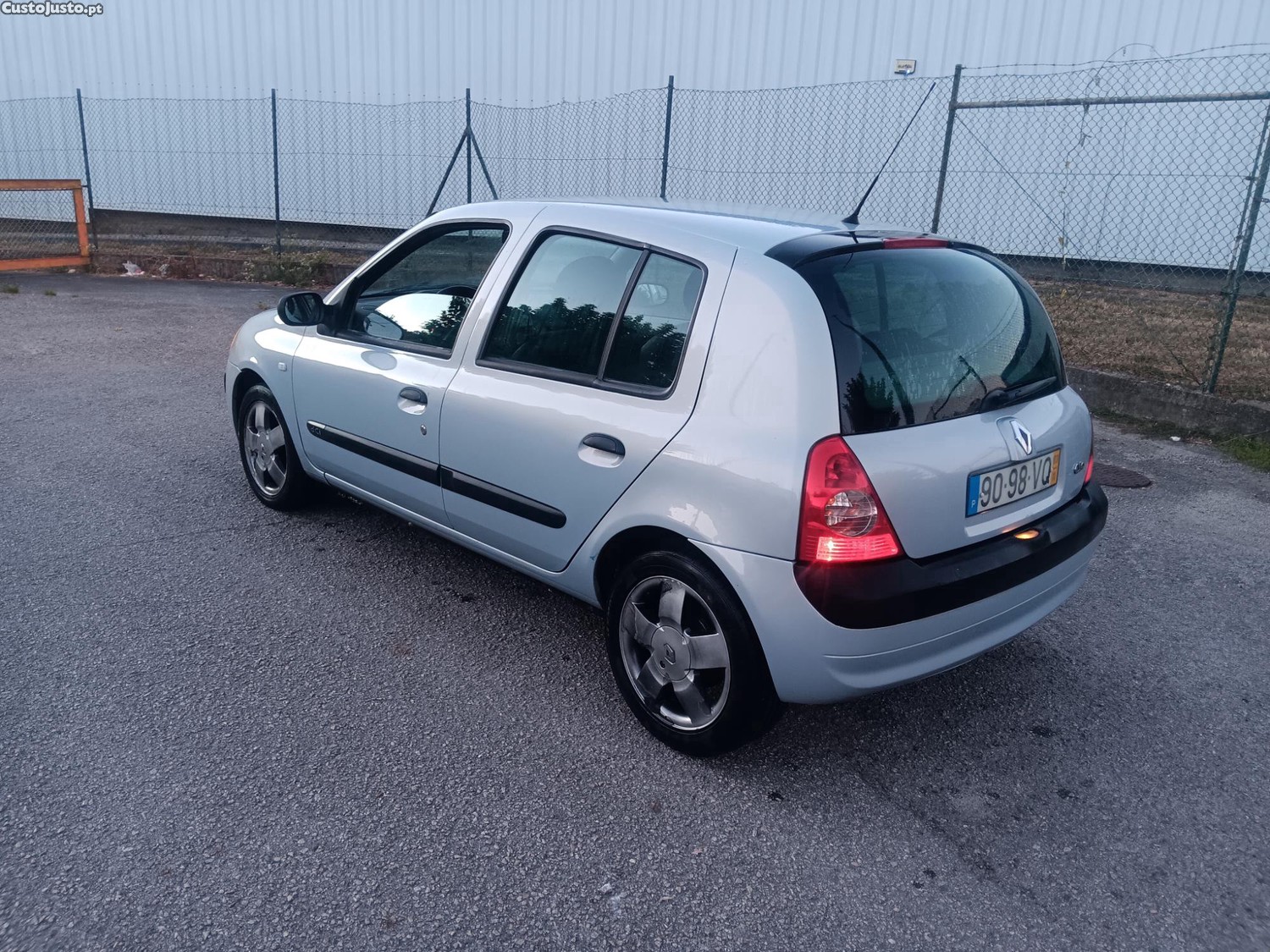 Renault Clio 1.5cc DCI Gasóleo — fotografia 6