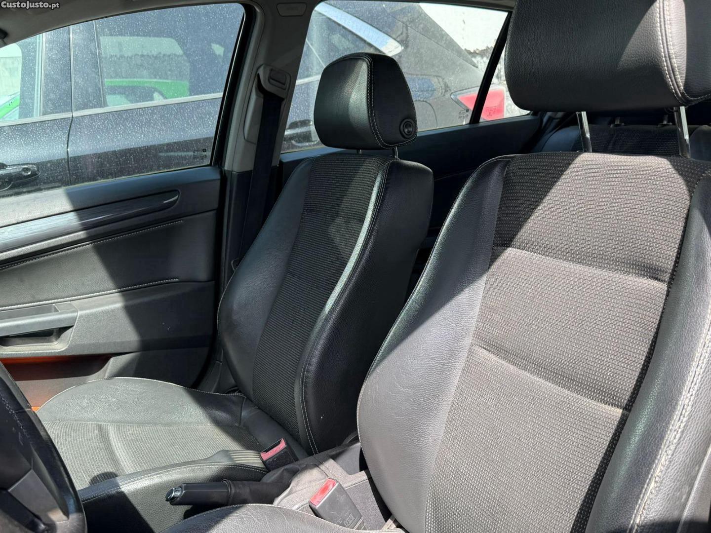 Opel Astra 1.7CDTI — fotografia 6