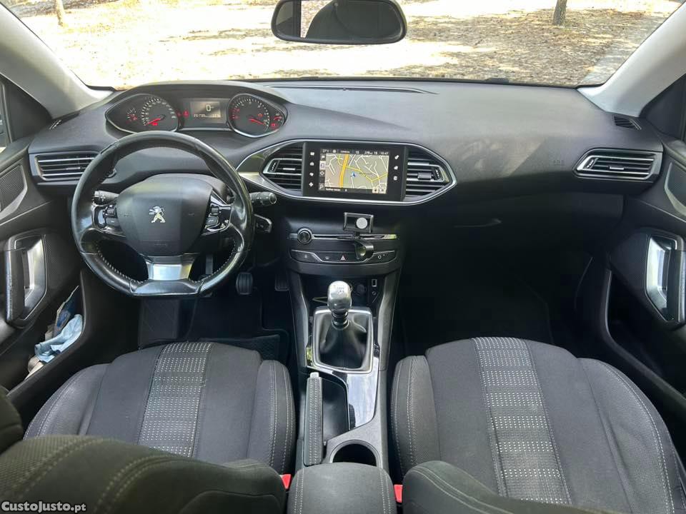 Peugeot 308 SW 1.6HDI Allure — fotografia 5