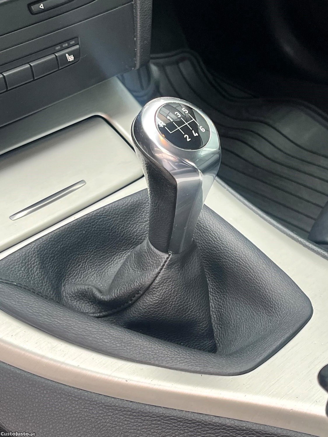 BMW 330 i — fotografia 6