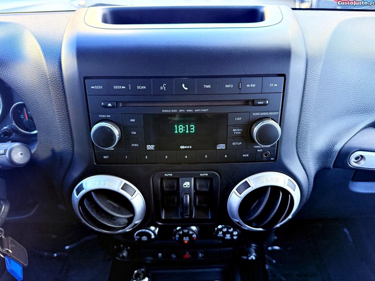 Jeep Wrangler Sahara Unlimited — fotografia 43