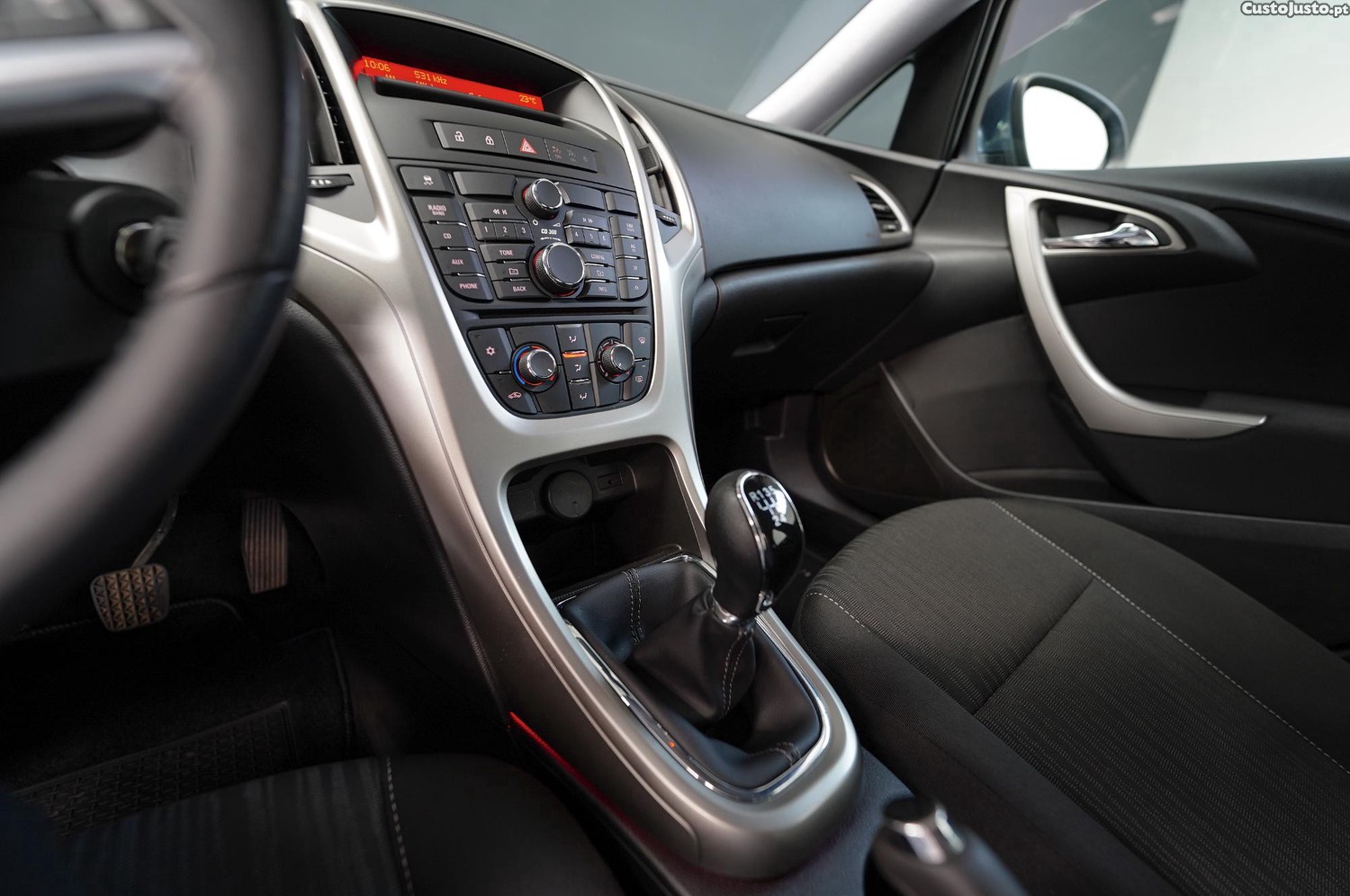 Opel Astra 1.4 Cosmo S/S — fotografia 14