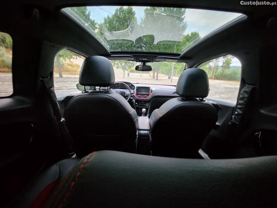 Peugeot 208 GTI 200 THP — fotografia 3