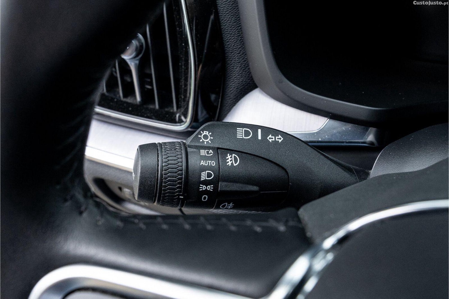 Volvo V60 2.0 B3 Momentum Advantage - 20 foto 5