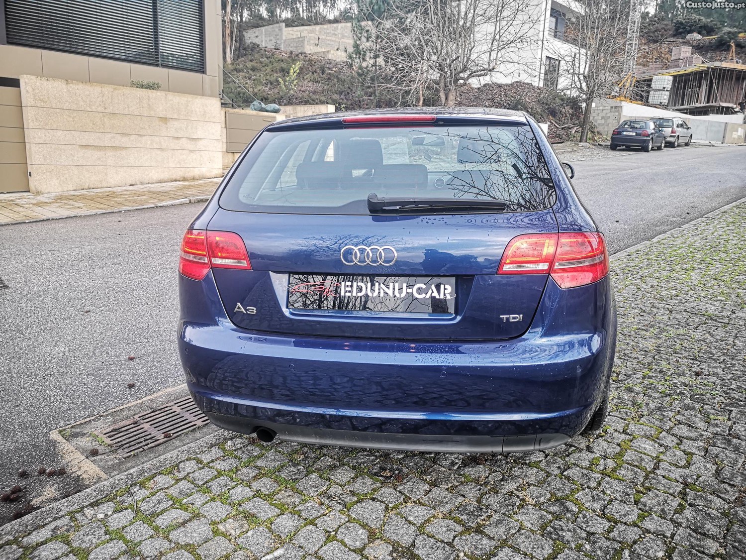Audi A3 Sportback 1.6 TDI 105cv Attraction c/ Garantia — fotografia 25