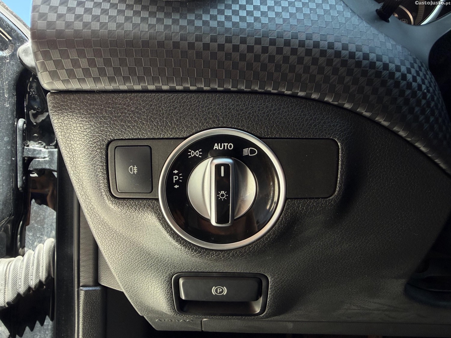 Mercedes-Benz A 180 Black edition — fotografia 7