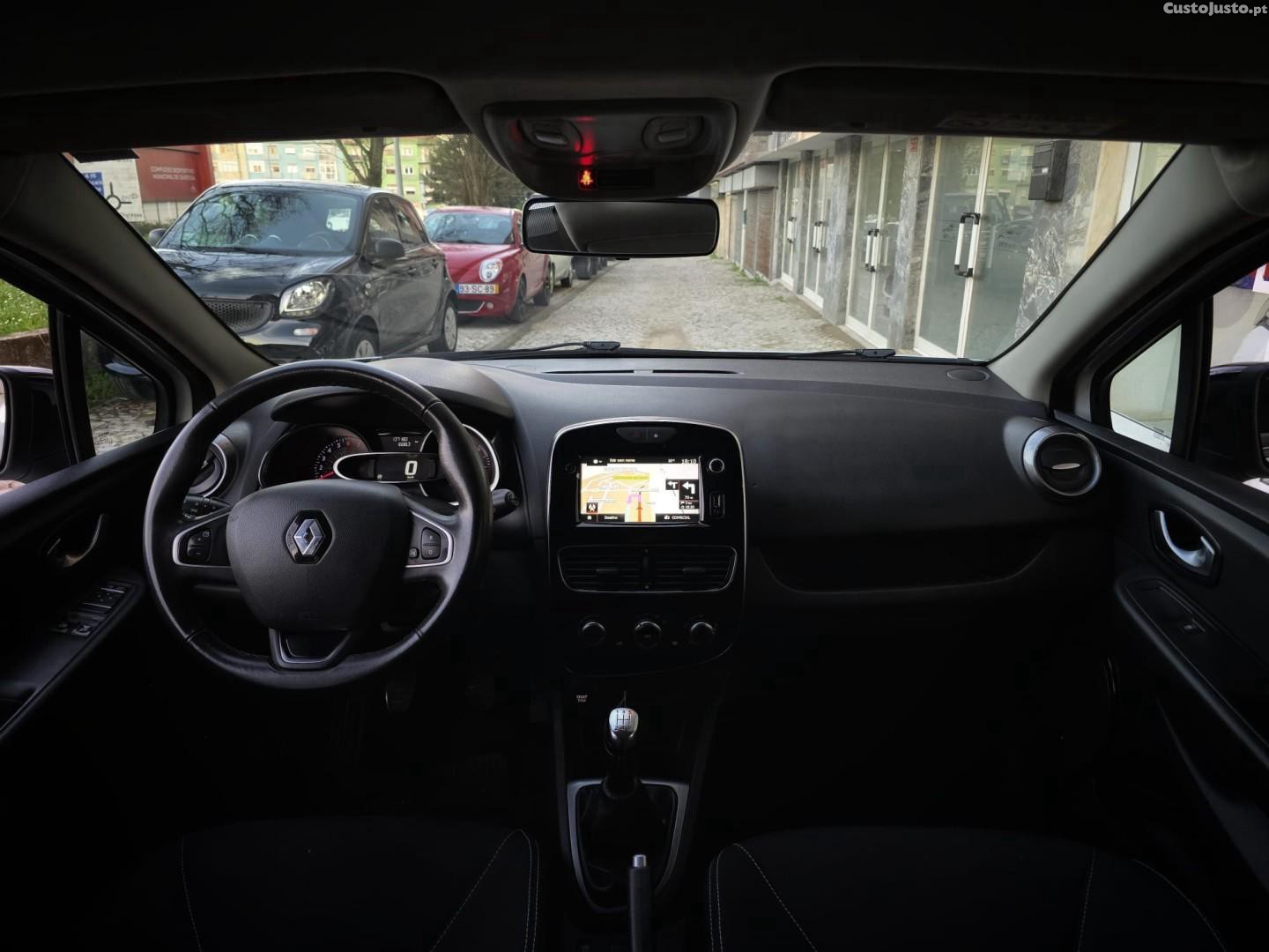 Renault Clio 1.5 dCi Limited — fotografia 17