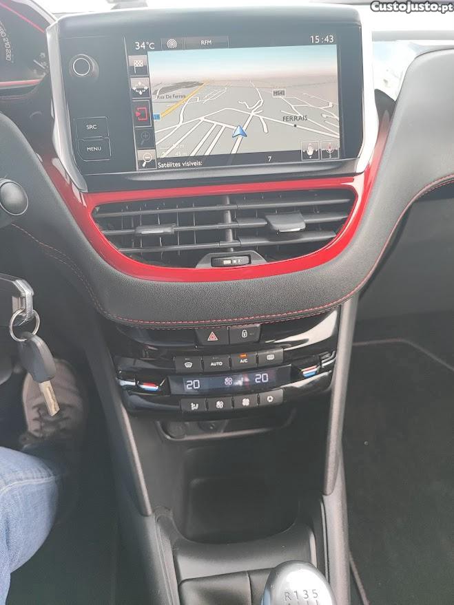 Peugeot 208 GTI 1.6 THP — fotografia 4