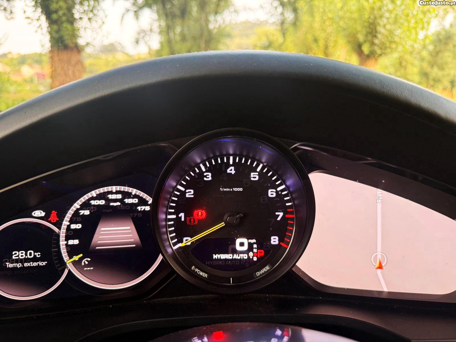 Porsche Cayenne E-Hybrid — fotografia 11