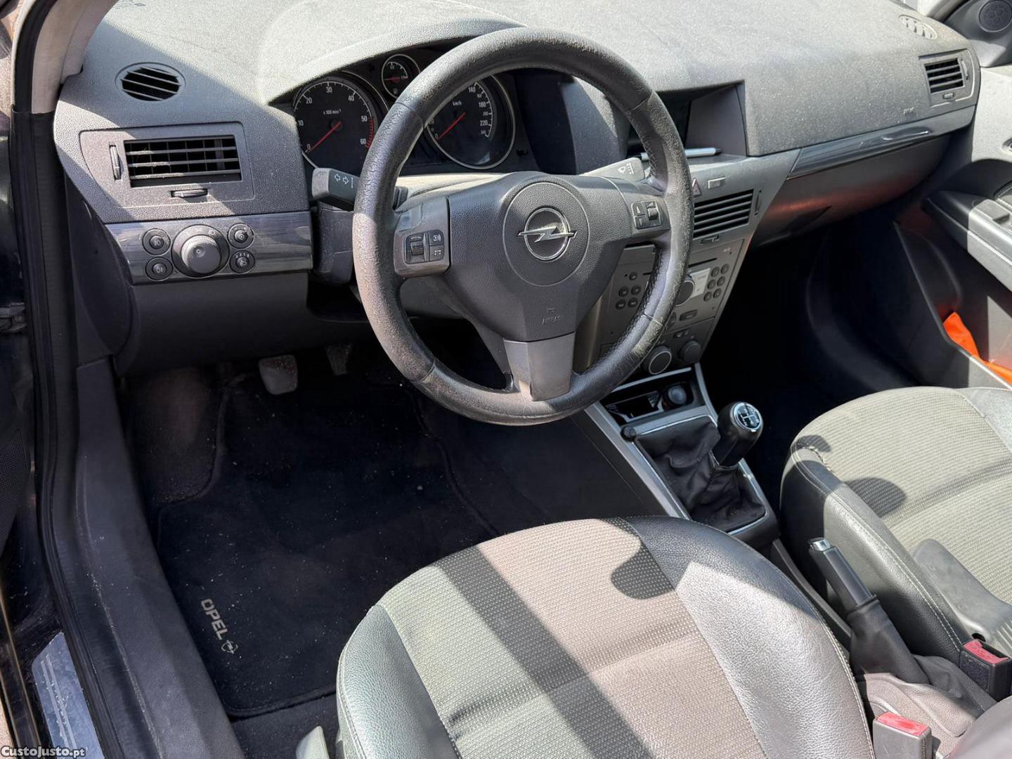 Opel Astra 1.7CDTI — fotografia 4