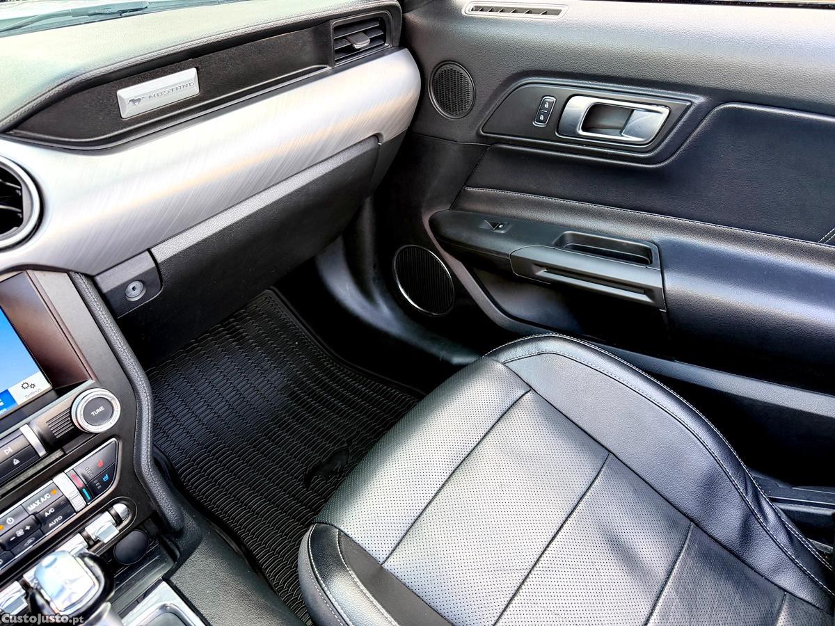 Ford Mustang 2.3 Convertible — fotografia 35