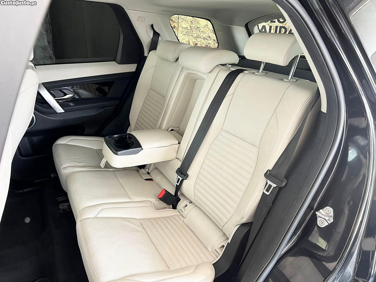 Land Rover Discovery Sport 1.5 I3 P300e AWD Dynamic SE — fotografia 3