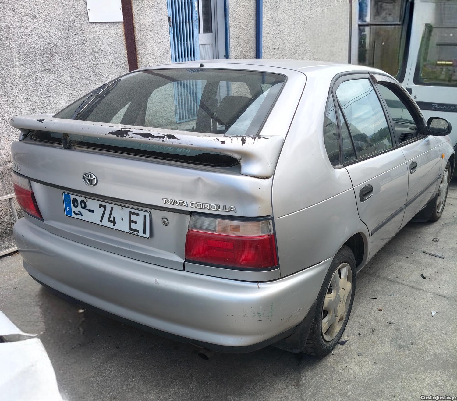Toyota Corolla Xli com ar-condicionado 4 vidros elétricos — fotografia 6