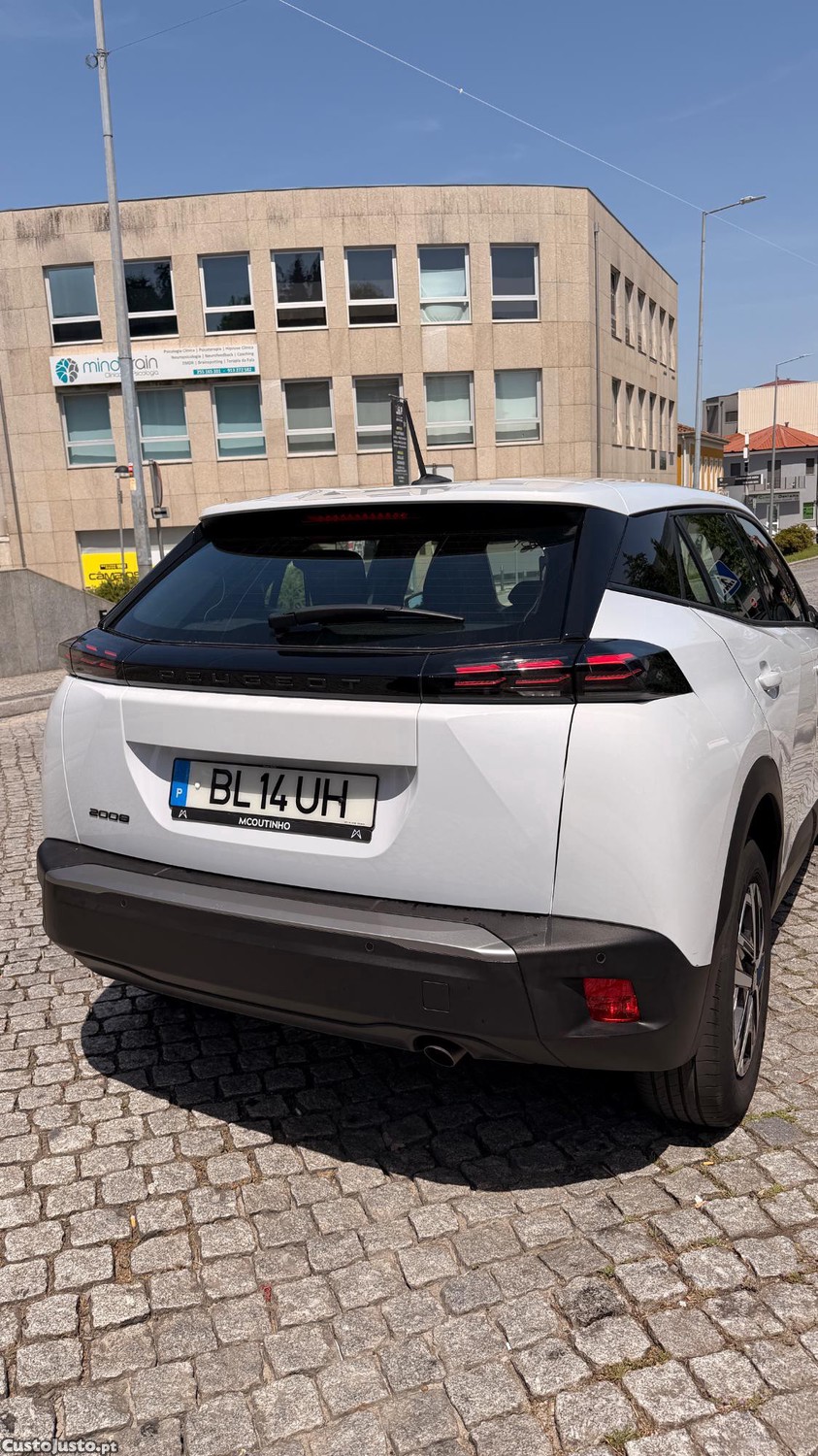 Peugeot 2008 1.2 active — fotografia 6