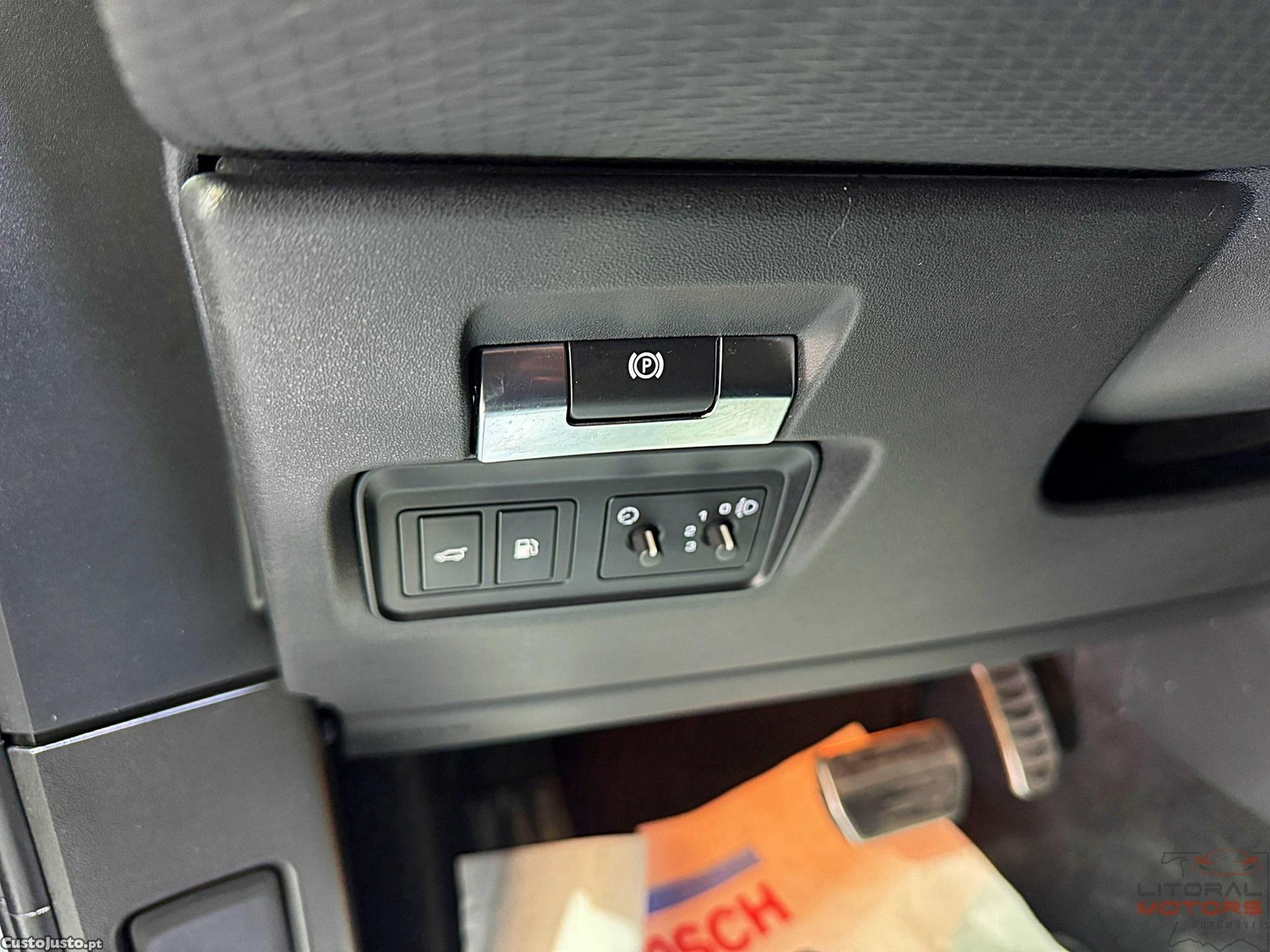 Land Rover Evoque P300e R-Dynamic S — fotografia 8