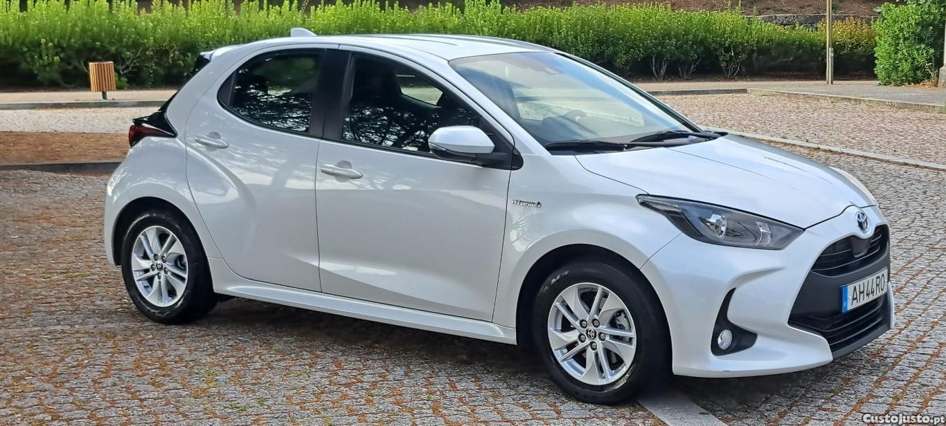 Toyota Yaris Comfort Plus 1.5 HDF (nacional c/ 25.300 km) — fotografia 5