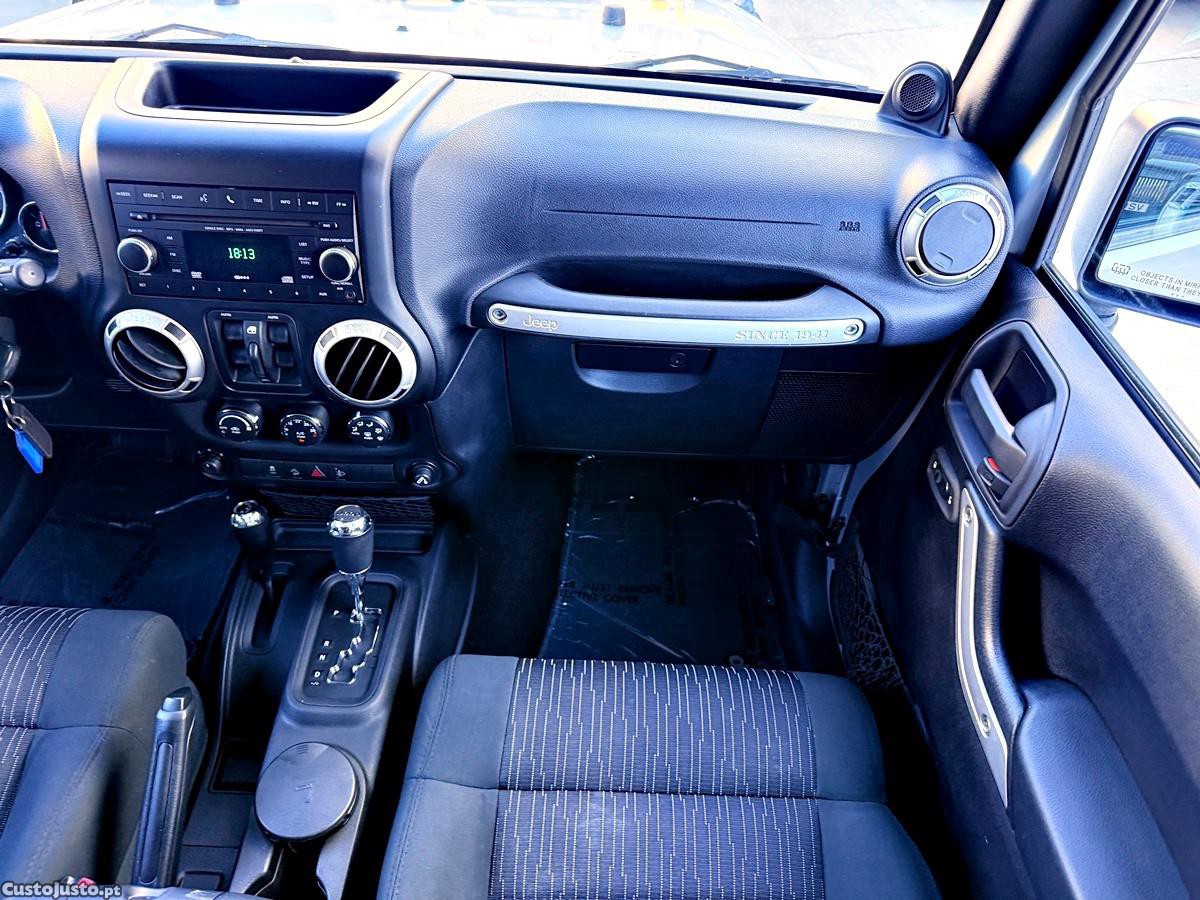 Jeep Wrangler Sahara Unlimited — fotografia 48