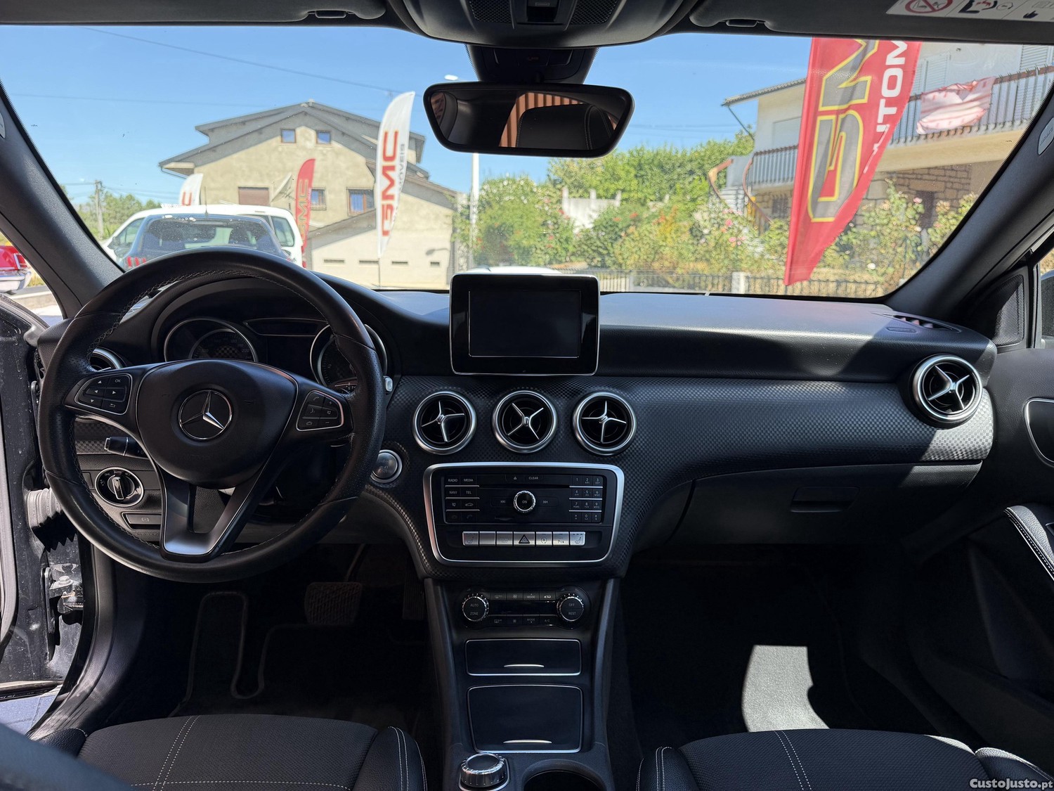 Mercedes-Benz A 180 Black edition — fotografia 6