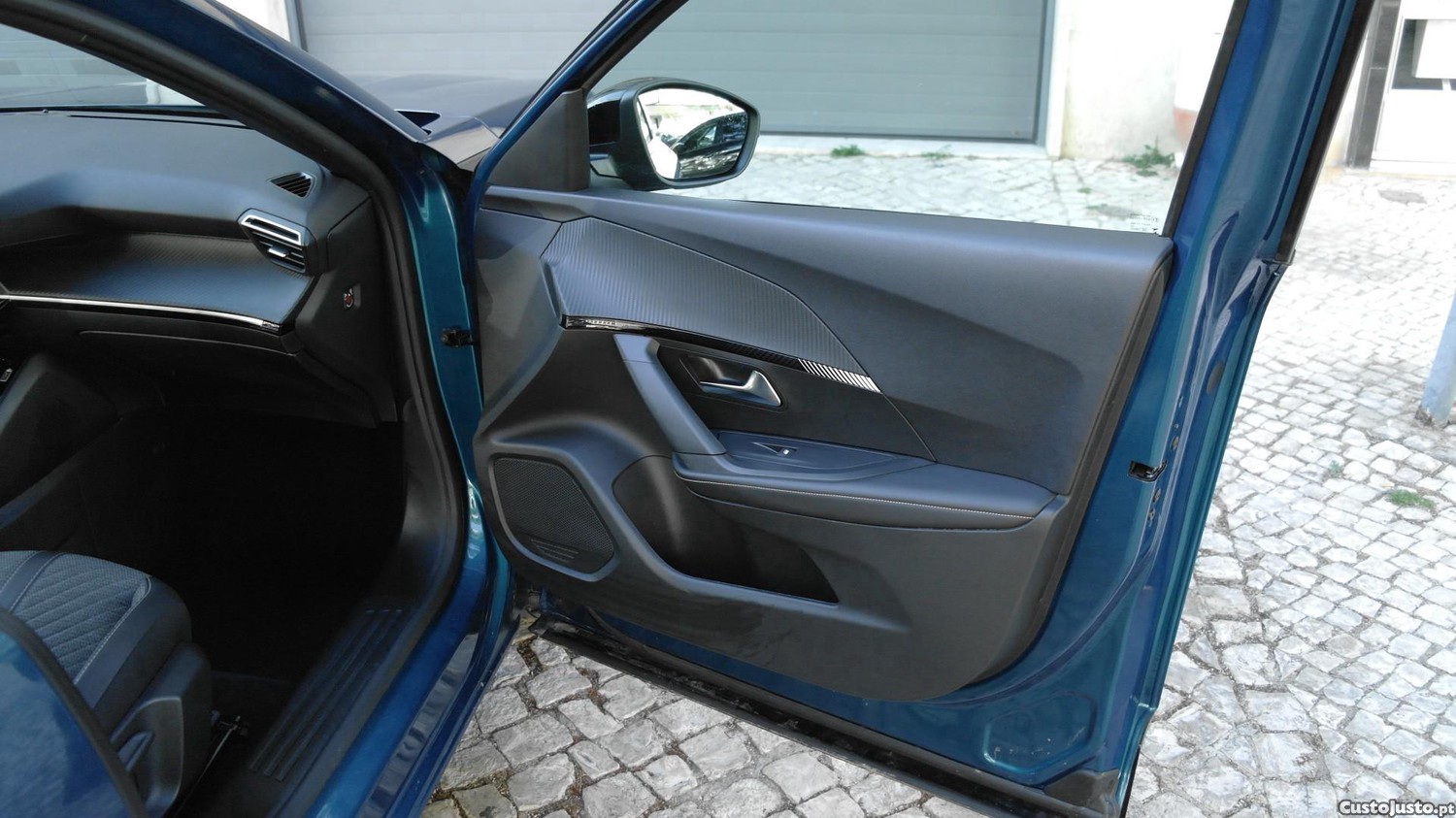 Peugeot e-2008 54 kWh Allure — fotografia 8