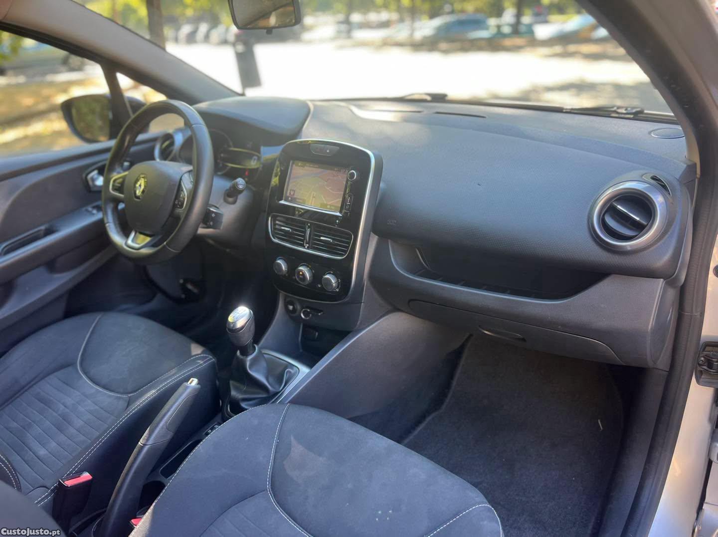 Renault Clio BOSE — fotografia 3