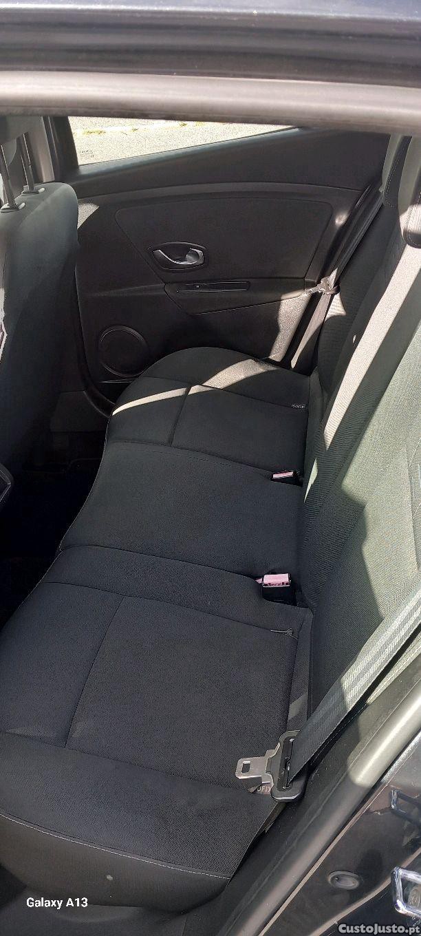 Renault Mégane 1.5 DCI Confort — fotografia 7
