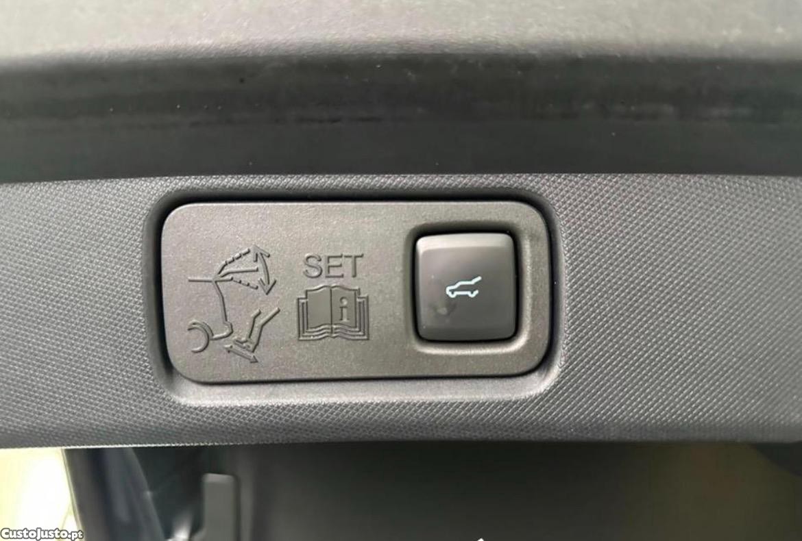 Ford Mustang MACH-E RWD 75 KWH — fotografia 7