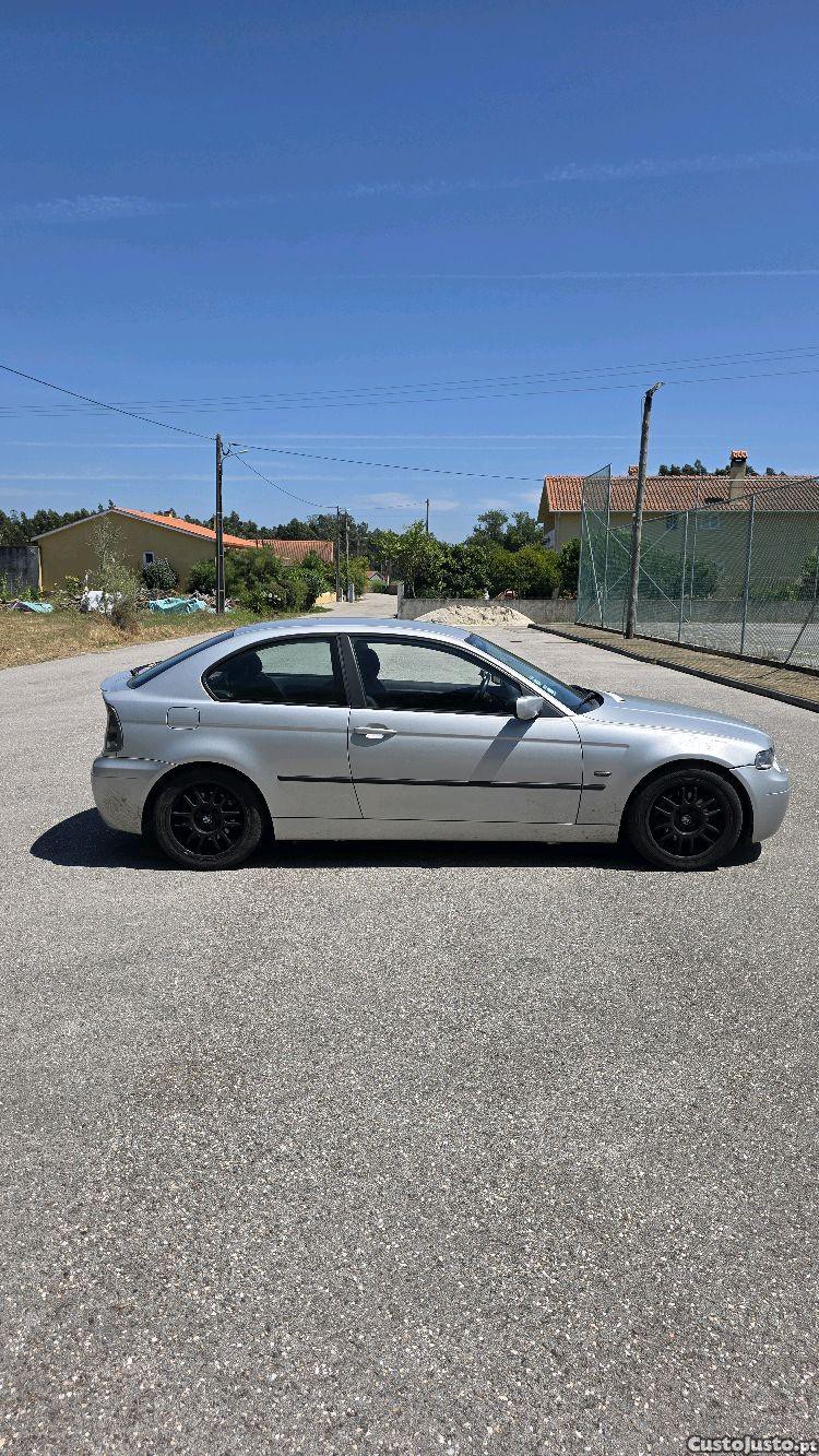BMW 320 d compact — fotografia 5