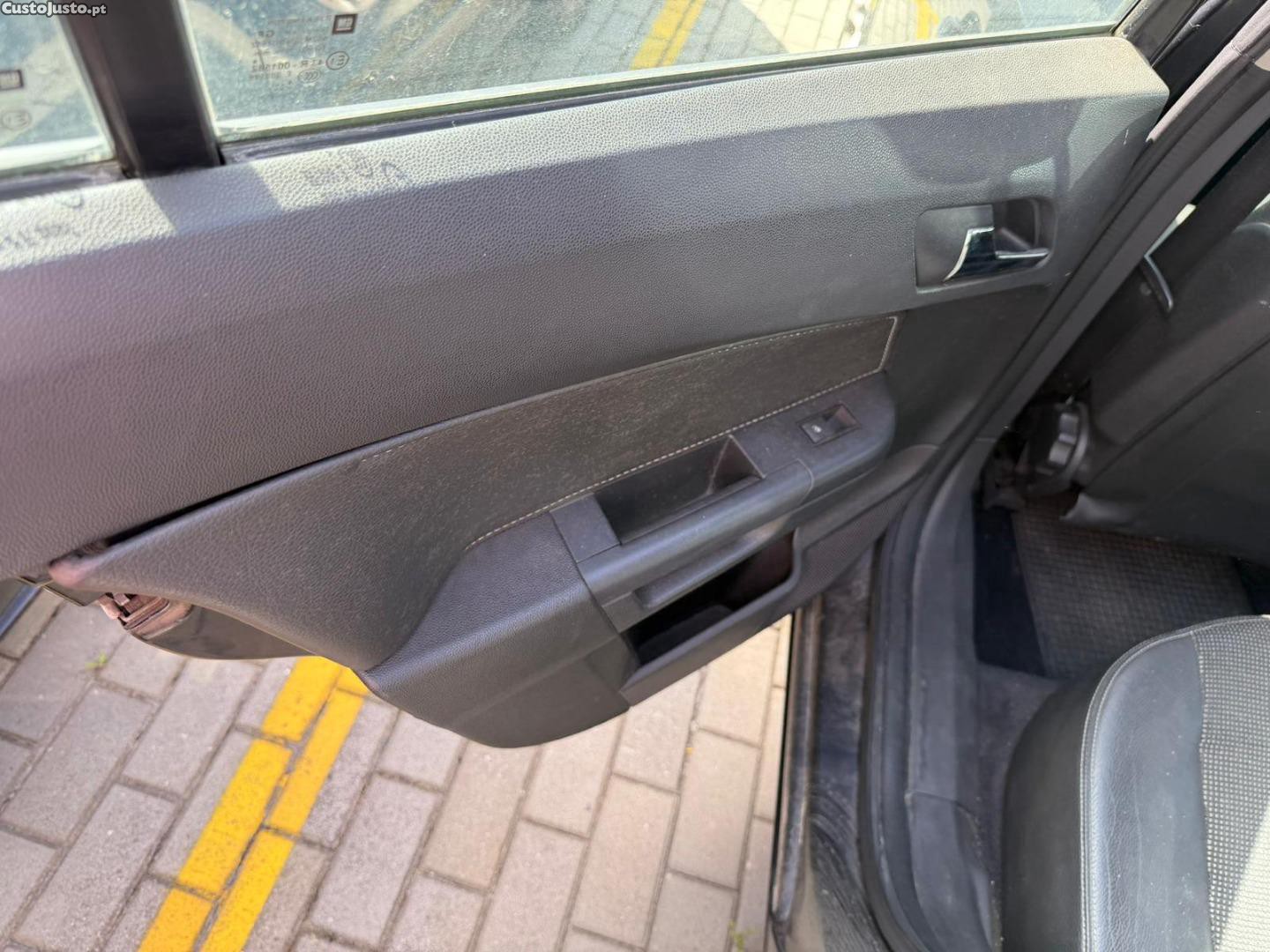 Opel Astra 1.7CDTI — fotografia 3