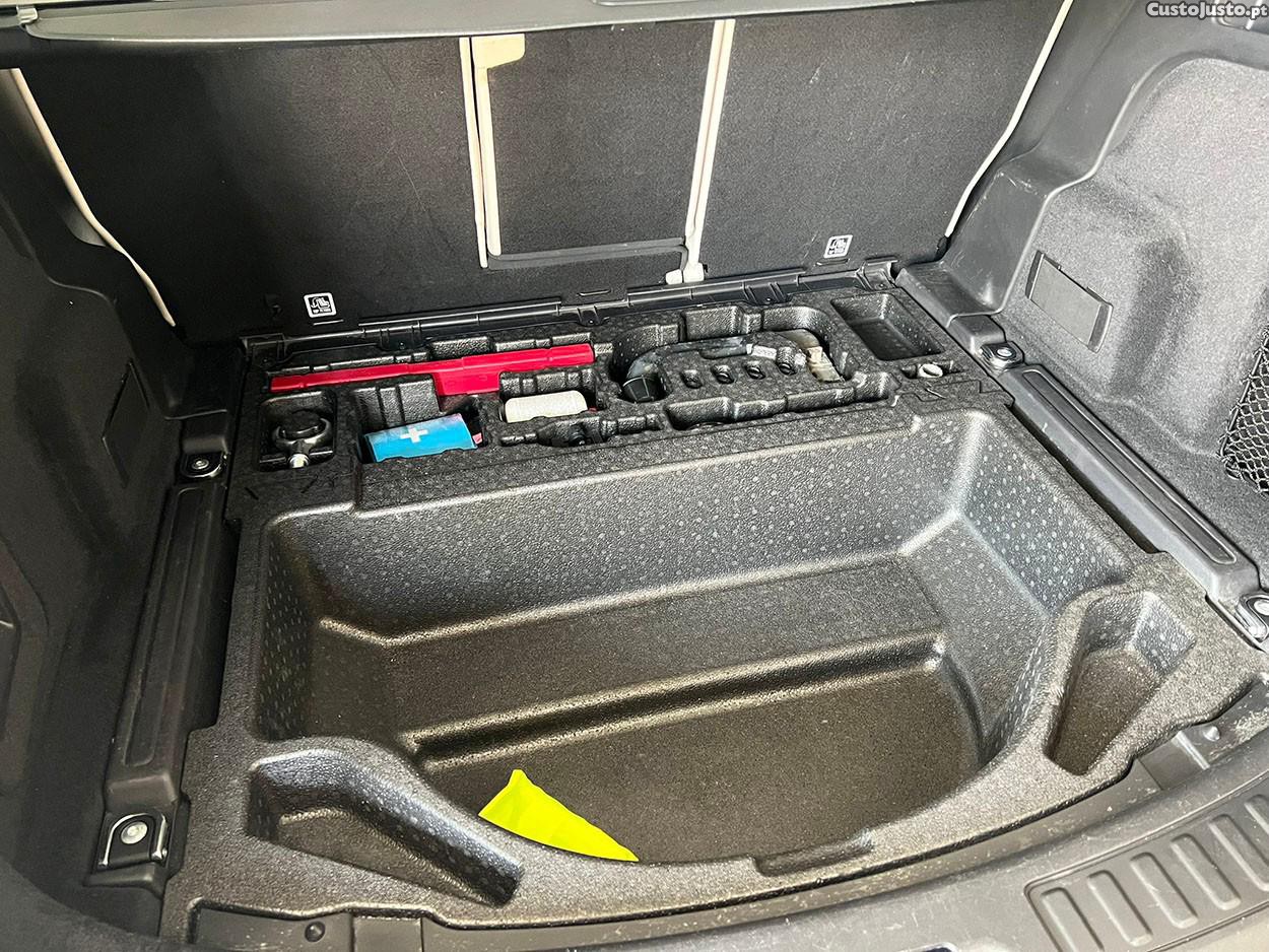Land Rover Discovery Sport 1.5 I3 P300e AWD Dynamic SE — fotografia 2