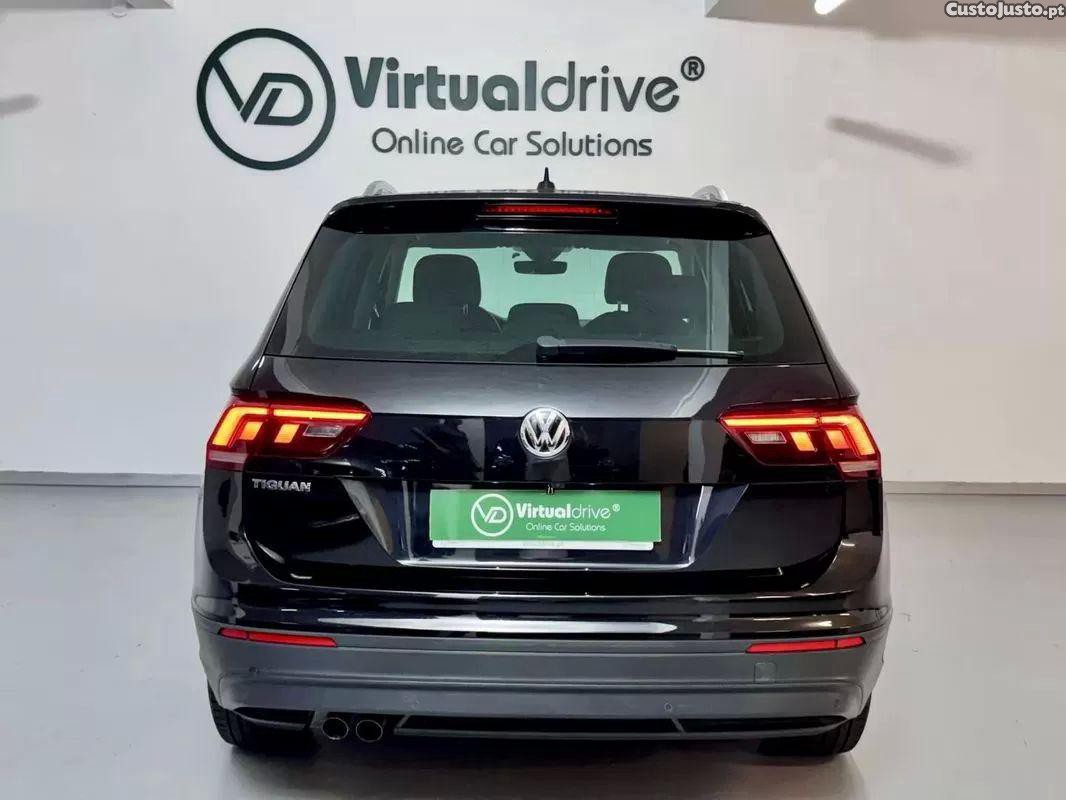 Volkswagen Tiguan 1.6 tdi confortline — fotografia 12
