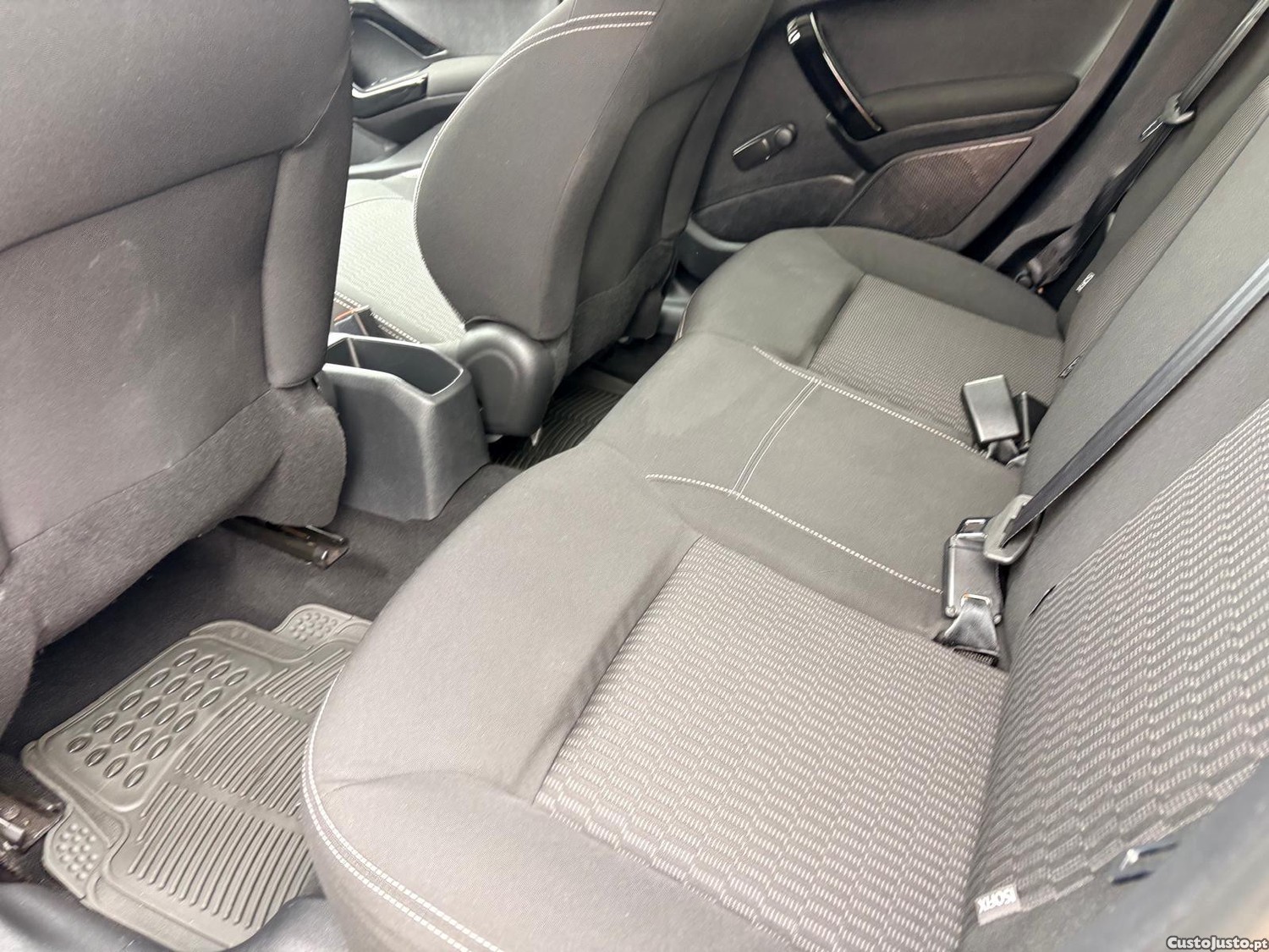 Peugeot 208 1.2 VTI 82 — fotografia 3