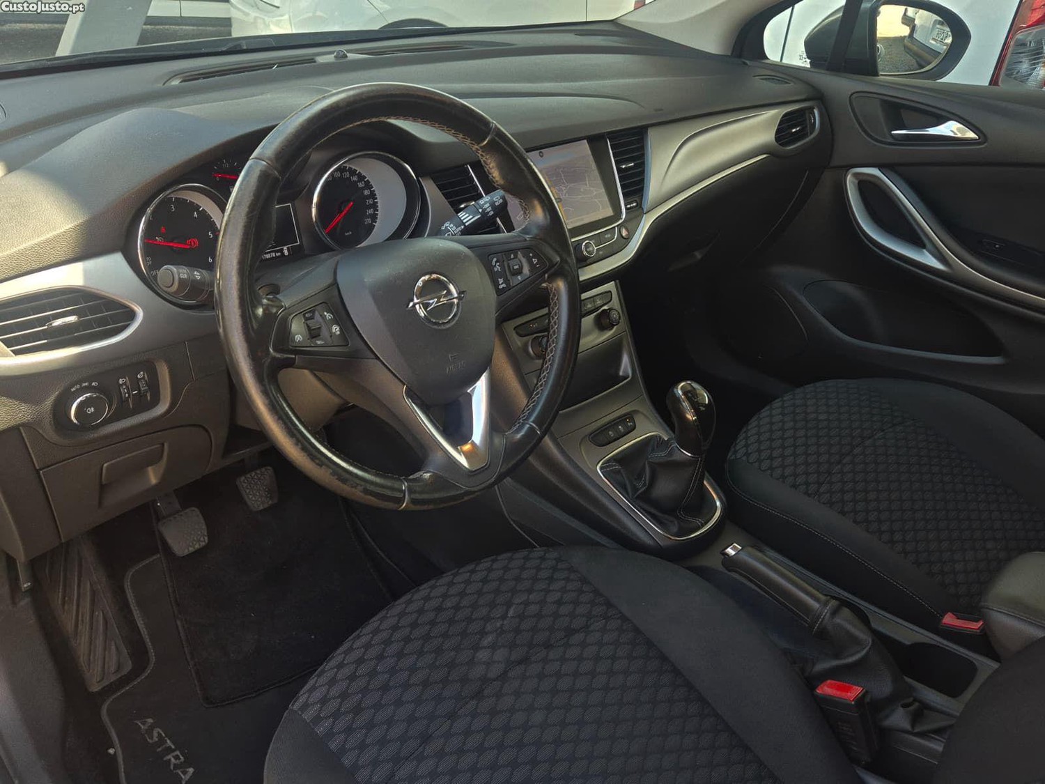 Opel Astra Sports Tourer 1.6CDTI — fotografia 10