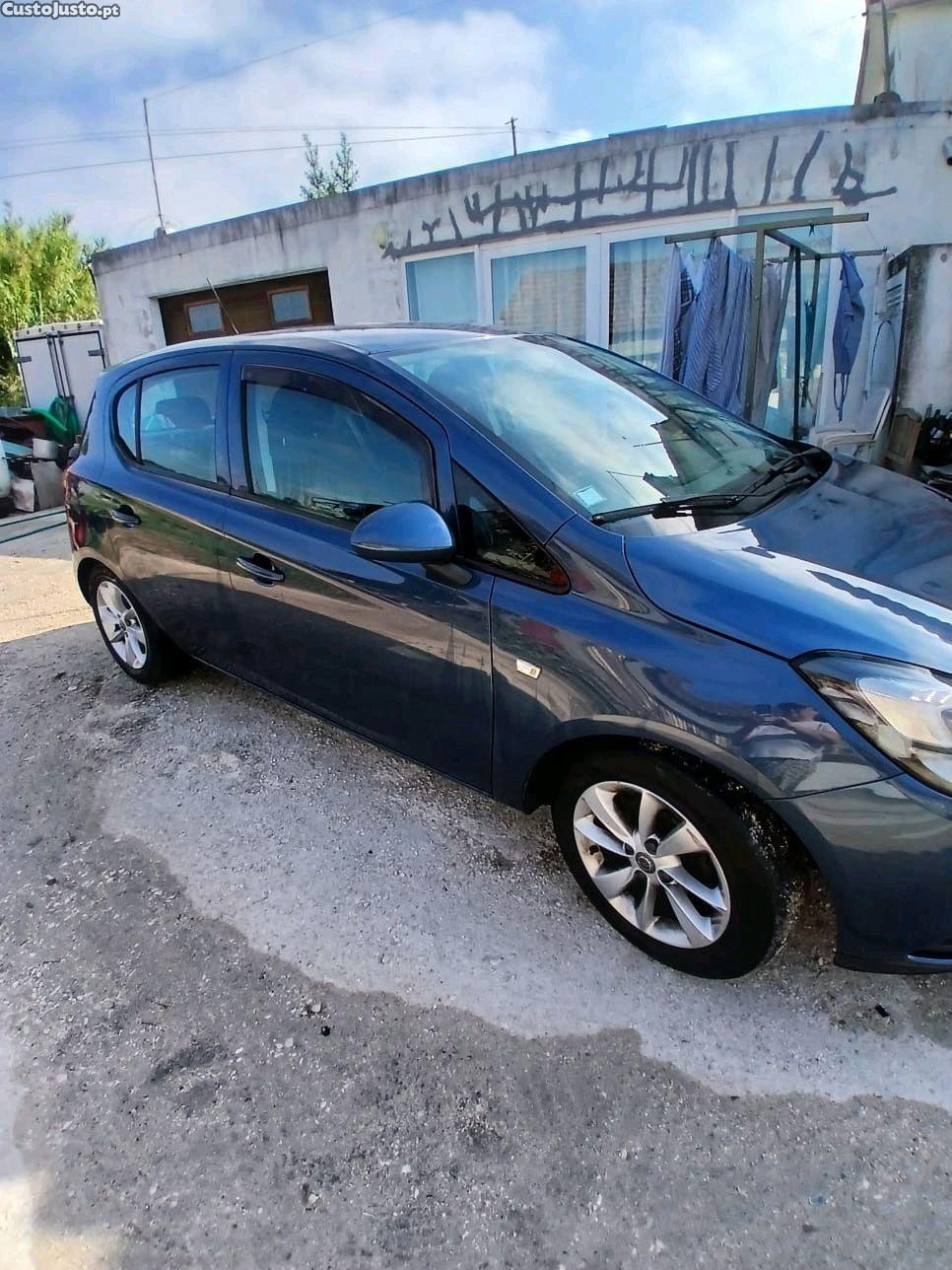 Opel Corsa 1200 cc — fotografia 2