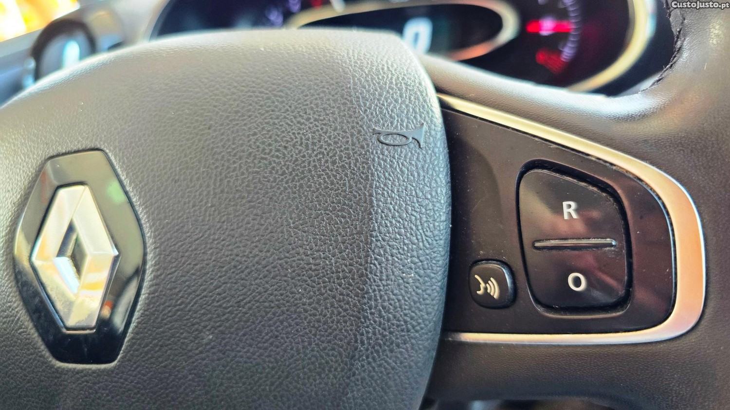 Renault Clio 1.5 dCi Limited Edition — fotografia 6