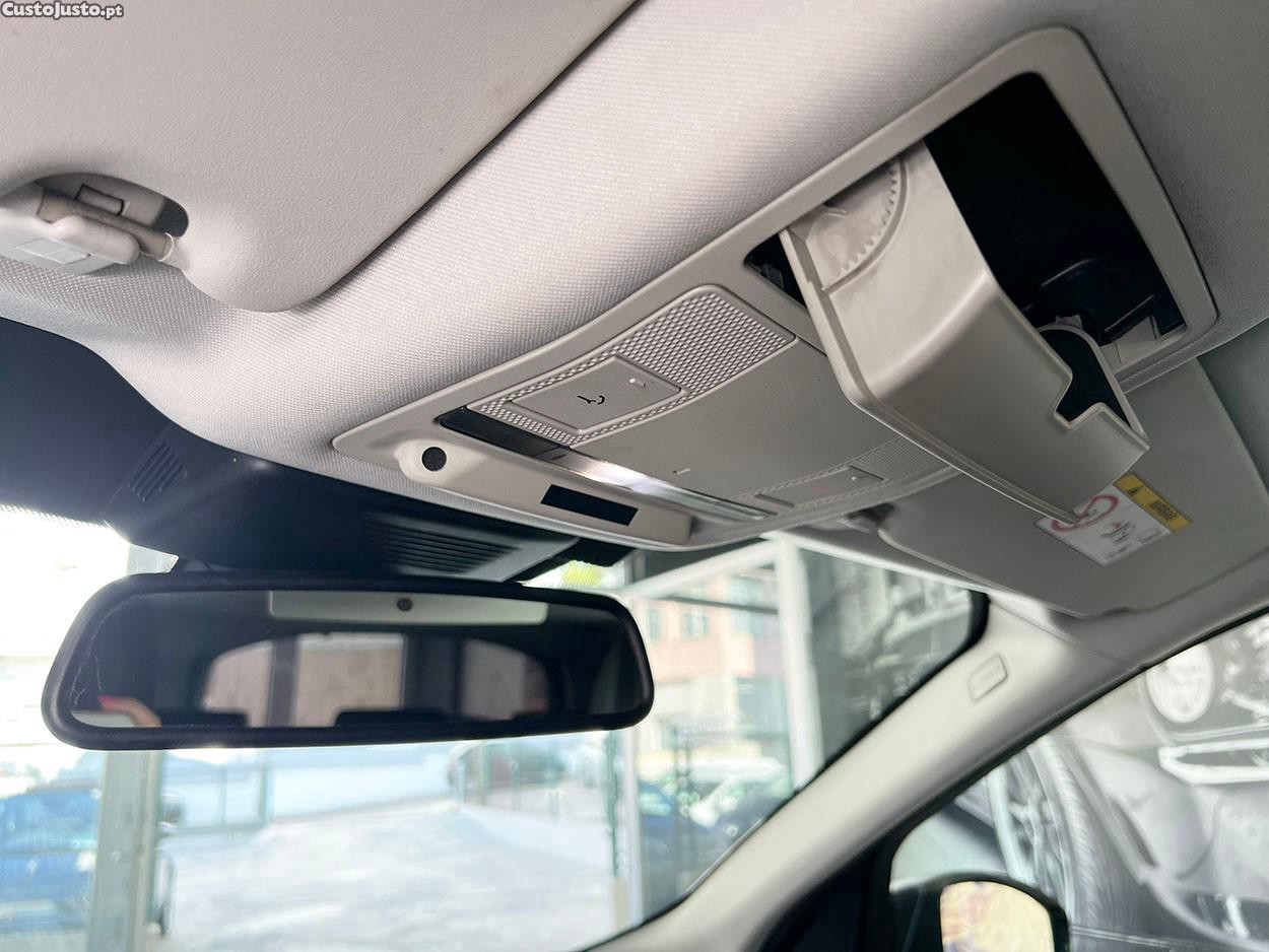 Land Rover Discovery Sport 2.0 eD4 HSE — fotografia 5