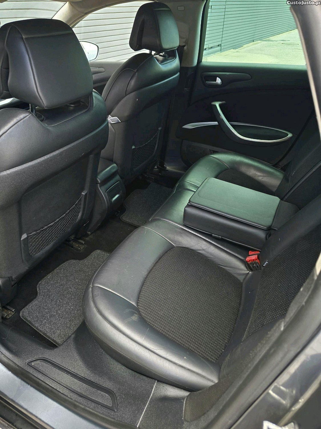 Citroën C5 1.6 HDI Exclusive Nacional — fotografia 6