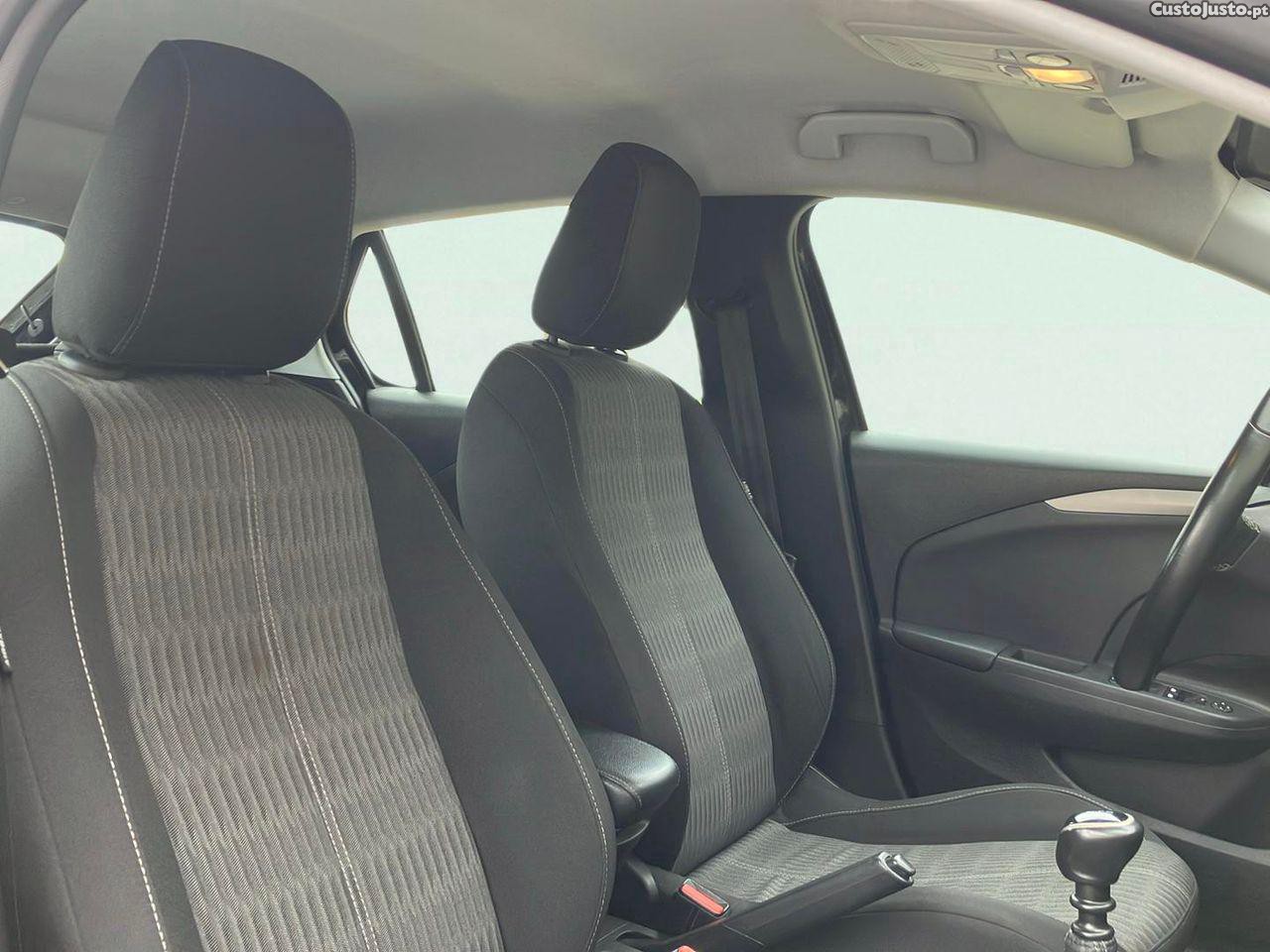 Opel Corsa 1.5 D Edition — fotografia 4