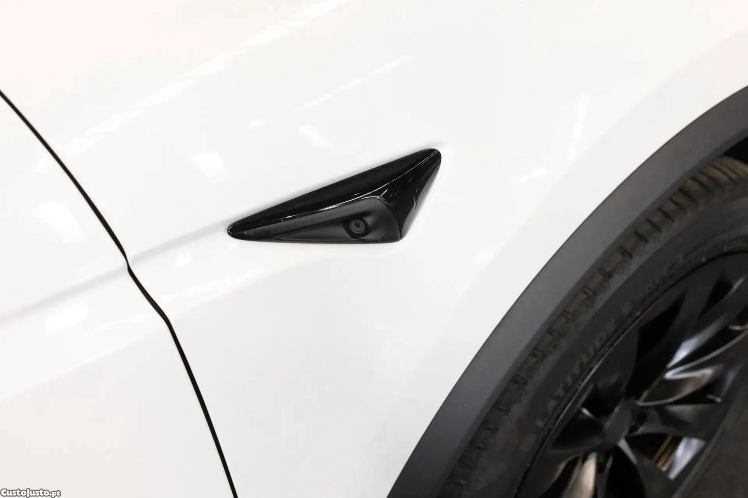 Tesla Model X Long Range — fotografia 10