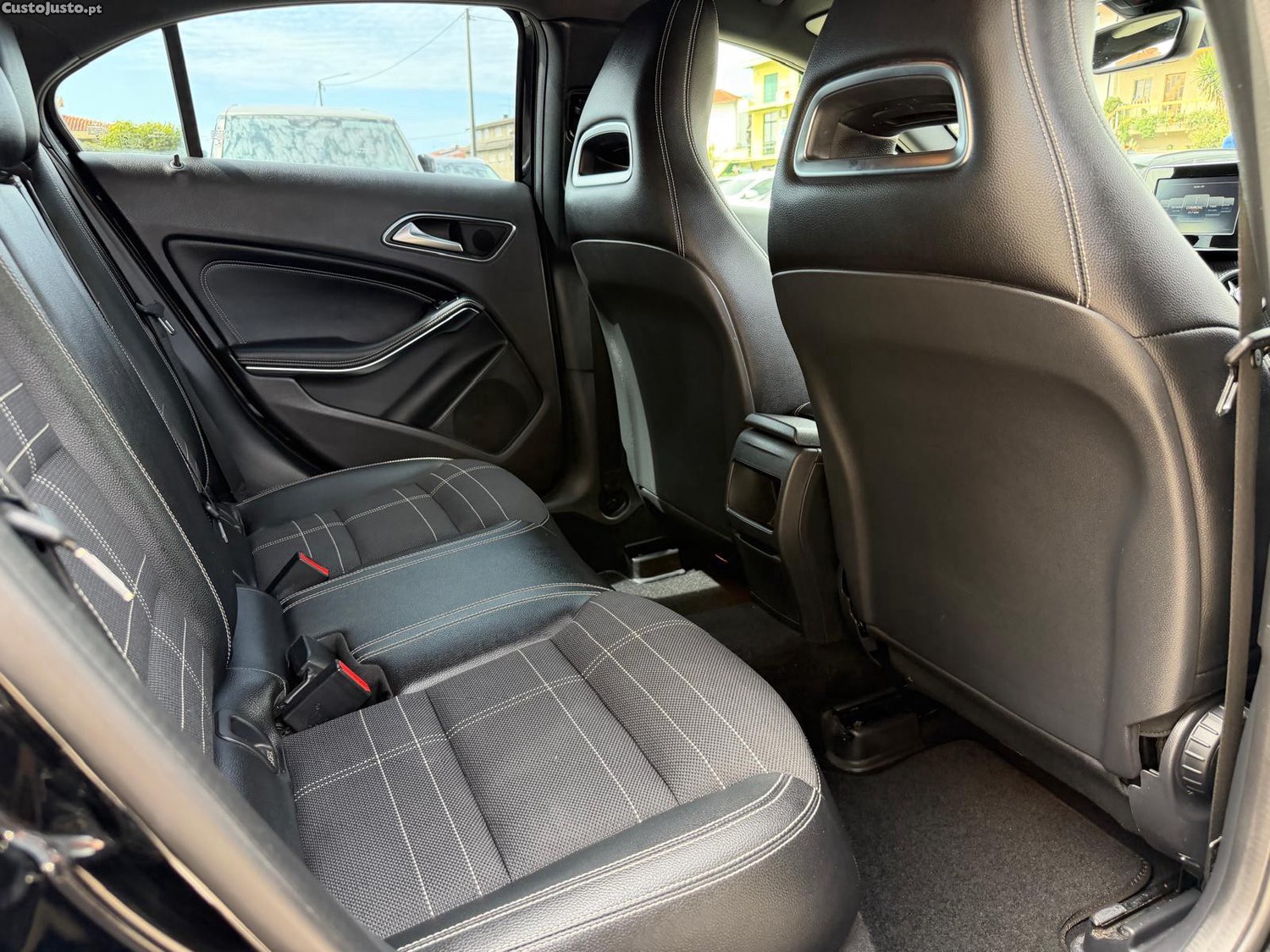 Mercedes-Benz A 160 d Urban — fotografia 13