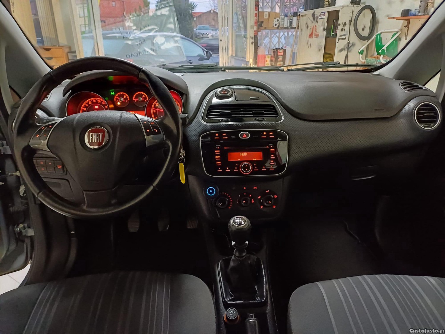 Fiat Grande Punto Gasolina e Gpl( Viatura Nacional ) — fotografia 3