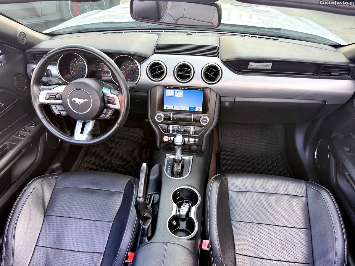Ford Mustang 2.3 Convertible — fotografia 46