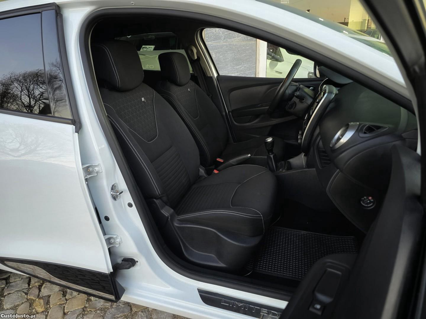 Renault Clio 1.5 dCi Limited — fotografia 7