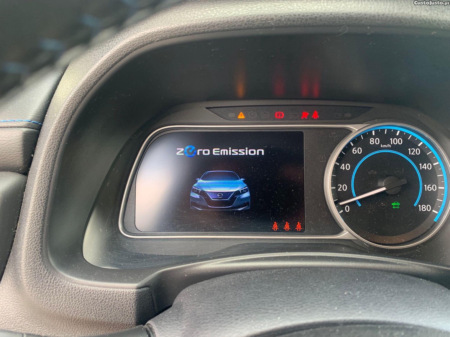 Nissan Leaf 40 kWh — fotografia 6