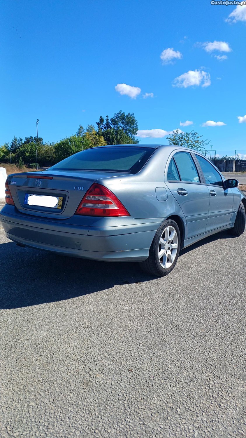 Mercedes-Benz C 200 Limusin — fotografia 3