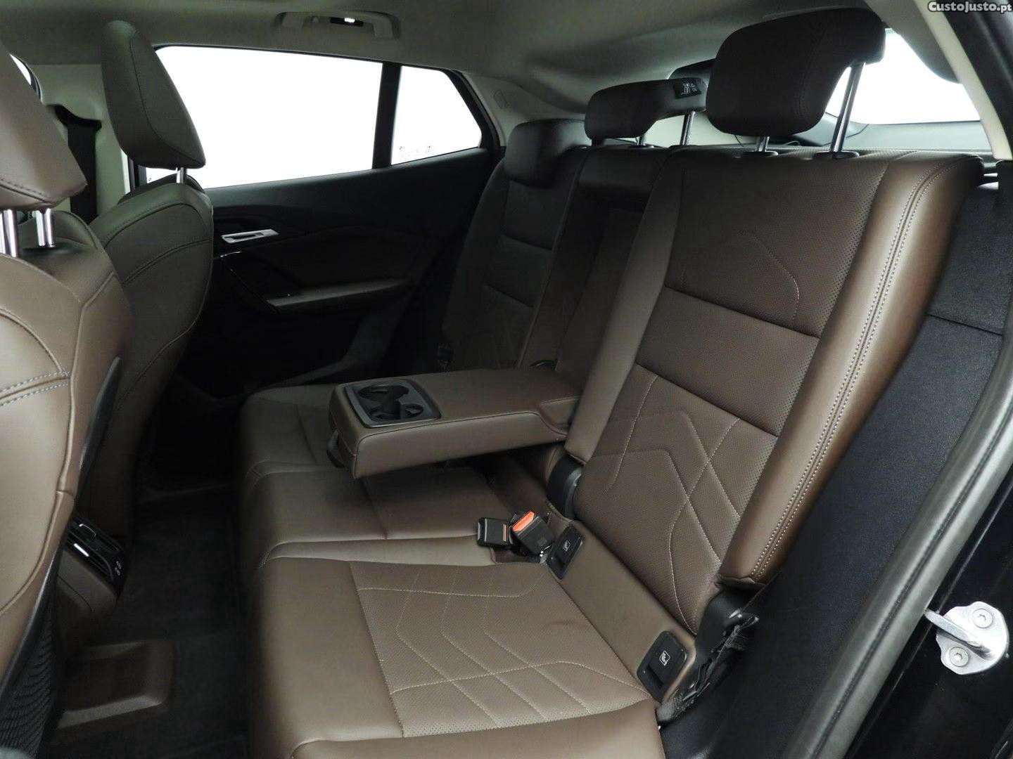 BMW iX2 eDrive20 — fotografia 2