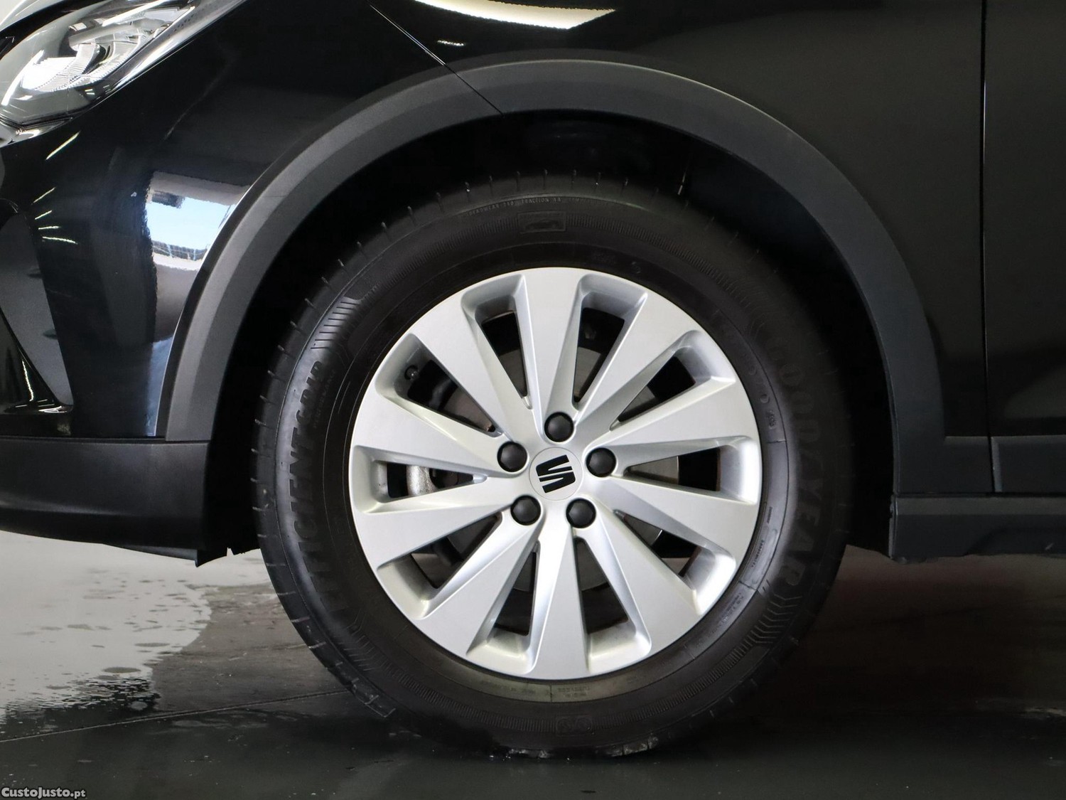 SEAT Arona 1.0 TSI FR DSG — fotografia 15