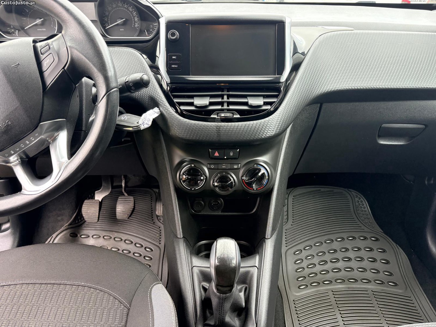 Peugeot 208 1.2 VTI 82 — fotografia 2
