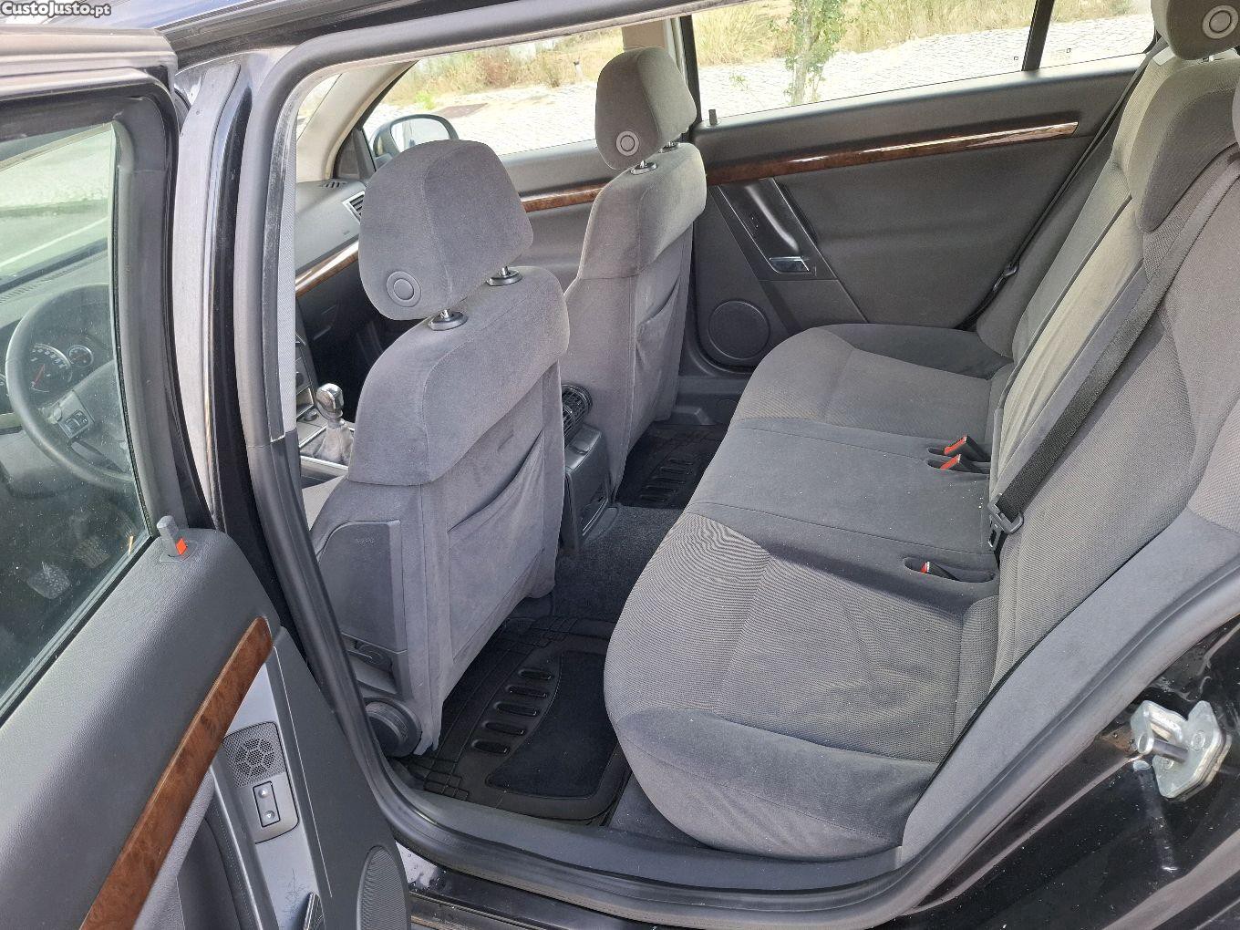 Opel Vectra 1.9 — fotografia 5