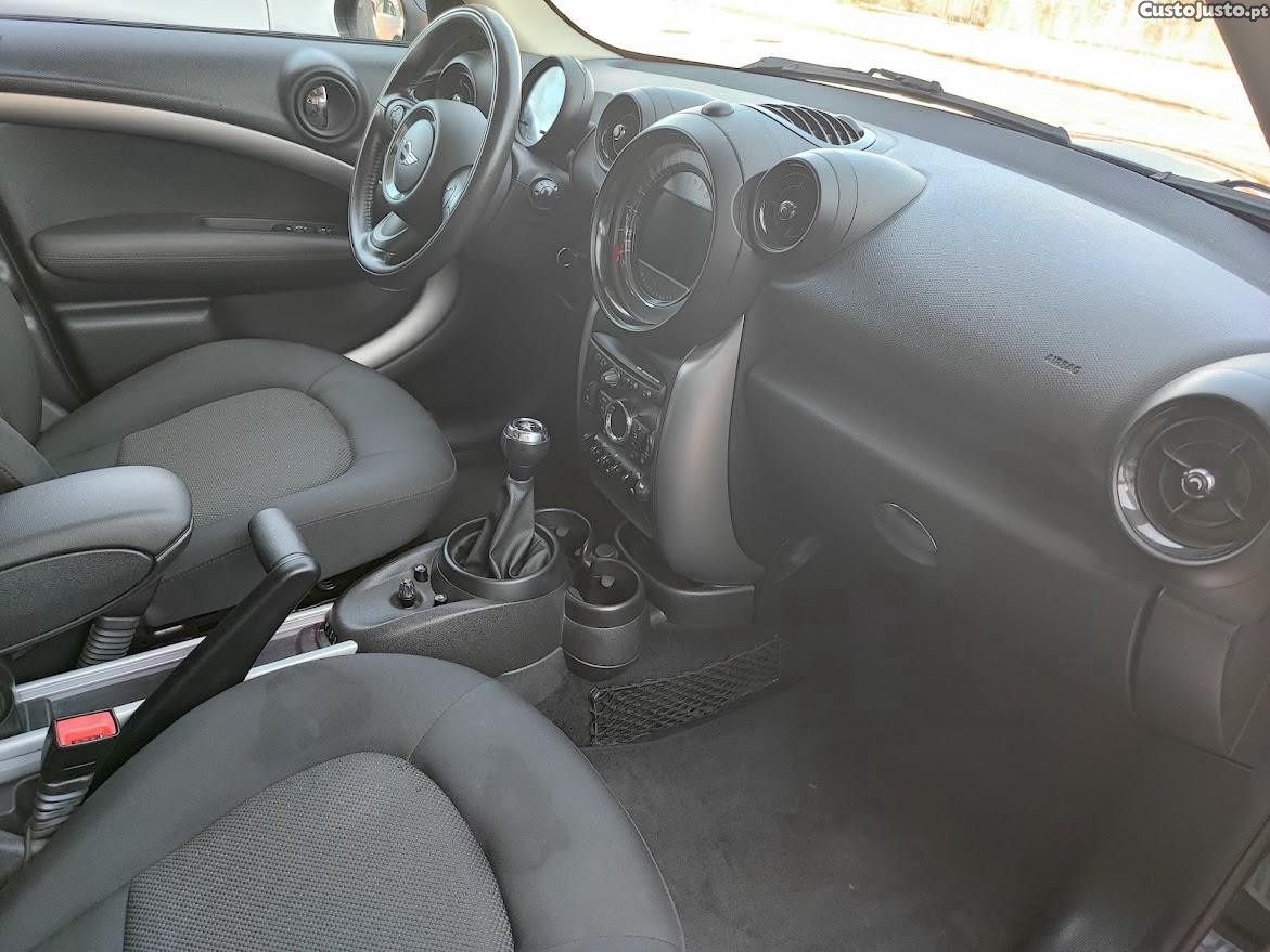 MINI Countryman COOPER 1.6 D — fotografia 5